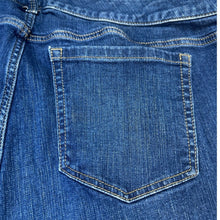 Load image into Gallery viewer, Torrid Boyfriend Straight Vintage Stretch Jeans 18S Patch Pockets