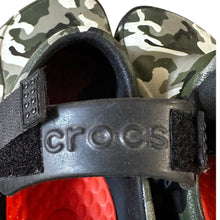 Load image into Gallery viewer, Crocs Camo Clogs Mens 6 Womens 8 Adjustable Strap Green Camouflage