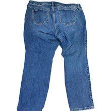 Load image into Gallery viewer, Torrid Boyfriend Straight Vintage Stretch Jeans 18S Short