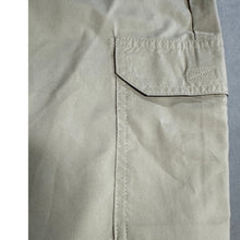 Load image into Gallery viewer, Columbia Silver Ridge Utility Capri 18W Omni-Shade UPF 50 NWT Khaki
