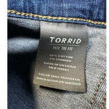 Load image into Gallery viewer, Torrid Boyfriend Straight Vintage Stretch Jeans 18S Patch Pockets