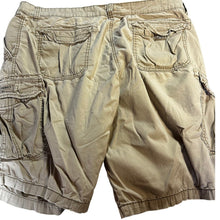 Load image into Gallery viewer, Unionbay Men's Khaki Cargo Shorts Size 40 Stretch Cotton Casual