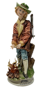 Tiziano Galli Capodimonte Italian Sculpture - Boy With Rifle At Fire Signed Rare