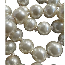 Load image into Gallery viewer, Camrose &amp; Kross JBK Jackie Kennedy 56” Faux Pearl Necklace Box COA
