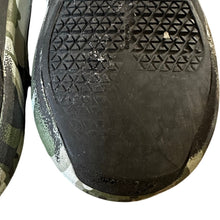 Load image into Gallery viewer, Crocs Camo Clogs Mens 6 Womens 8 Adjustable Strap Green Camouflage
