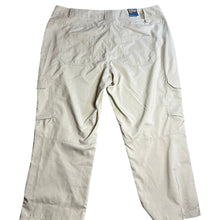 Load image into Gallery viewer, Columbia Silver Ridge Utility Capri 18W Omni-Shade UPF 50 NWT Khaki
