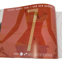 Load image into Gallery viewer, Kevin Dart&#39;s Looks That Kill by Elizabeth Ito Adventure Book DVD Signed
