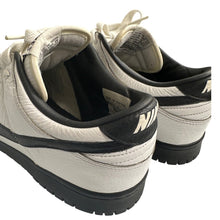 Load image into Gallery viewer, Nike Dunk Low White Black 2005 309431-102 Men’s Size 11
