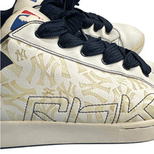 Load image into Gallery viewer, Yankees Reebok MLB Authentic Sneakers Size 12 Vintage
