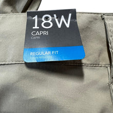 Load image into Gallery viewer, Columbia Silver Ridge Utility Capri 18W Omni-Shade UPF 50 NWT Khaki
