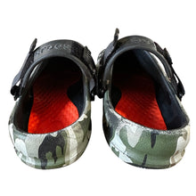 Load image into Gallery viewer, Crocs Camo Clogs Mens 6 Womens 8 Adjustable Strap Green Camouflage
