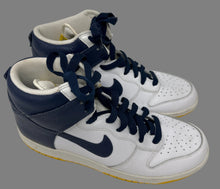 Load image into Gallery viewer, *Sale* Nike Dunk High Shoes Size 11 Vintage
