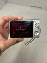 Load image into Gallery viewer, Sony Cybershot dsc-950 digicam
