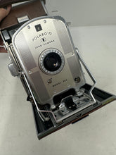 Load image into Gallery viewer, Polaroid Land Camera Model 95A
