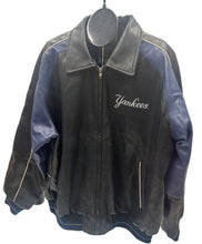 Load image into Gallery viewer, *Sale* New York Yankees Leather Jacket Coat G-III MLB NY Team Leather Jacket
