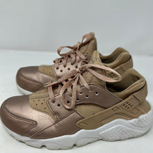 Load image into Gallery viewer, Nike Air Huarache Women’s Size 6.5

