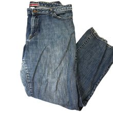 Load image into Gallery viewer, Old Navy Women’s 18 Regular Bootcut Jeans Blue Stretch Denim
