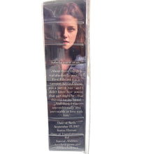 Load image into Gallery viewer, NECA Twilight Edward Bella Action Figure 2 Pack 2009 Sealed Movie Figures
