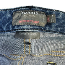 Load image into Gallery viewer, Torrid Boyfriend Straight Vintage Stretch Jeans 18S Short
