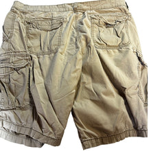 Load image into Gallery viewer, Unionbay Men's Khaki Cargo Shorts Size 40 Stretch Cotton Casual
