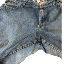 Load image into Gallery viewer, Old Navy Women’s 18 Regular Bootcut Jeans Blue Stretch Denim
