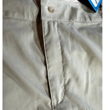 Load image into Gallery viewer, Columbia Silver Ridge Utility Capri 18W Omni-Shade UPF 50 NWT Khaki
