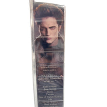 Load image into Gallery viewer, NECA Twilight Edward Bella Action Figure 2 Pack 2009 Sealed Movie Figures
