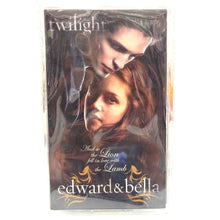 Load image into Gallery viewer, NECA Twilight Edward Bella Action Figure 2 Pack 2009 Sealed Movie Figures
