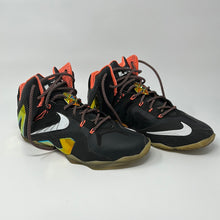 Load image into Gallery viewer, *Sale* Men&#39;s Nike LeBron 11 Elite Sneaker Gold Pack Size 10.5
